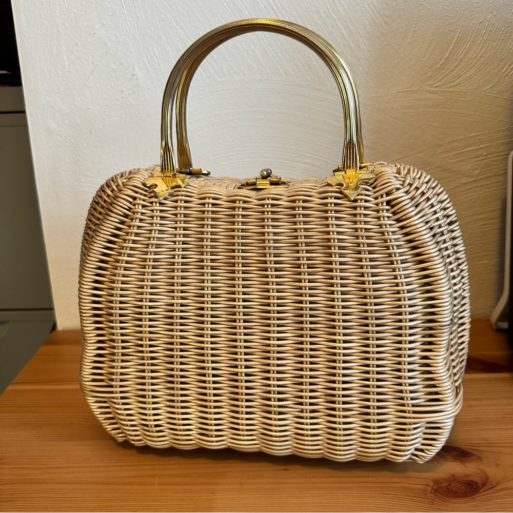 Elegant Tan Woven Handbag